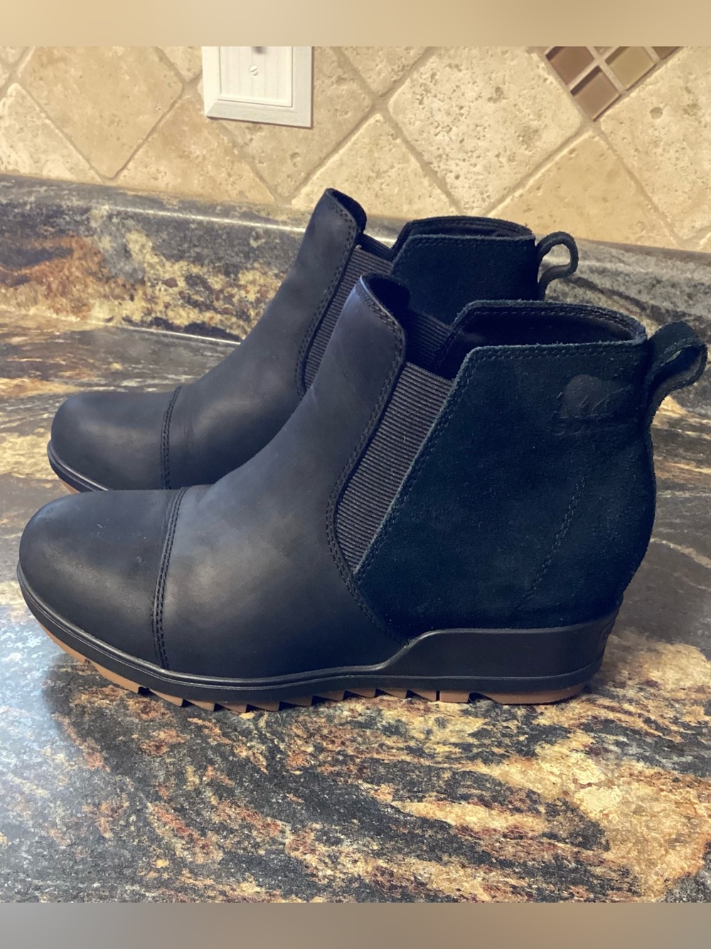 Sorel Evie Pull-On Waterproof Chelsea Boots Black Women’s Size 8